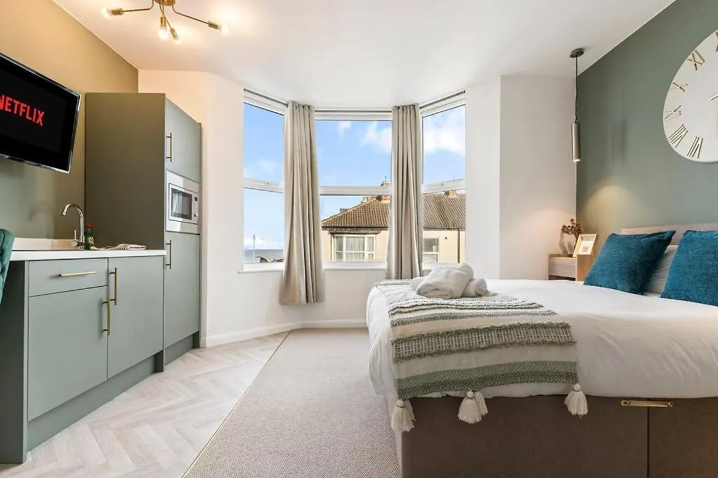 Seaside Pano Apartment #6 With Seaview At Bowles Aparthotel By Yoko Property Redcar 0*,  Royaume-Uni